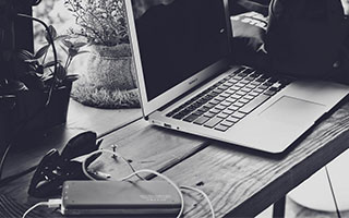 第一次使用蜂鸟影院在线观看免费时的真实感受：长期使用后的可靠性与便利性分析（整理版）